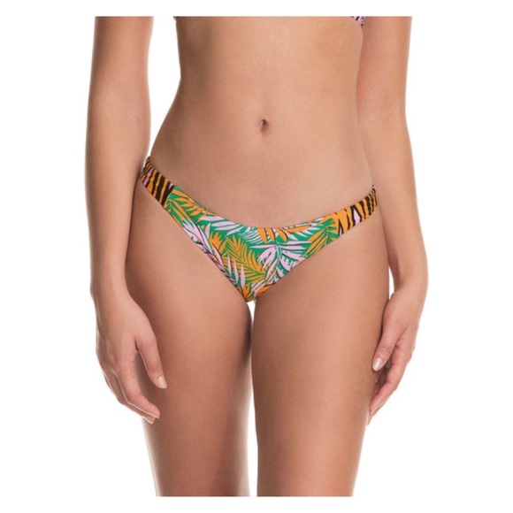Maaji Reversible Animal Print Tropical Bikini Set 🩵🌺🍹🌴 - Picture 8 of 17